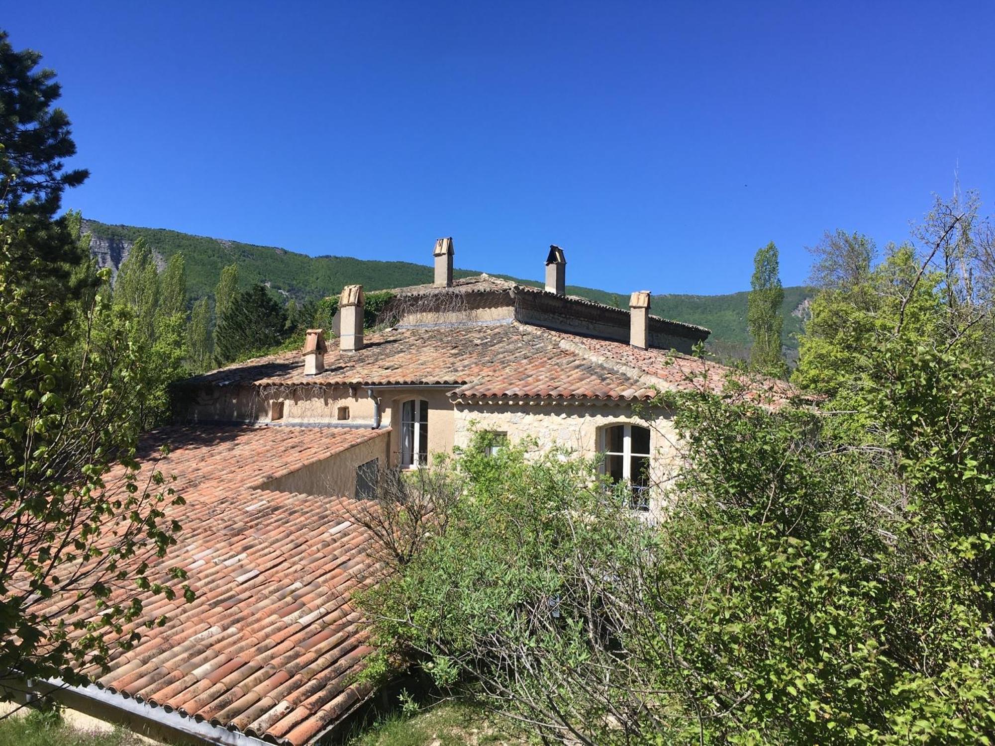 Le Moulin De La Viorne, Gite Avec Piscine Au Coeur De La Nature En Haute-Provence Les Omergues Exterior photo