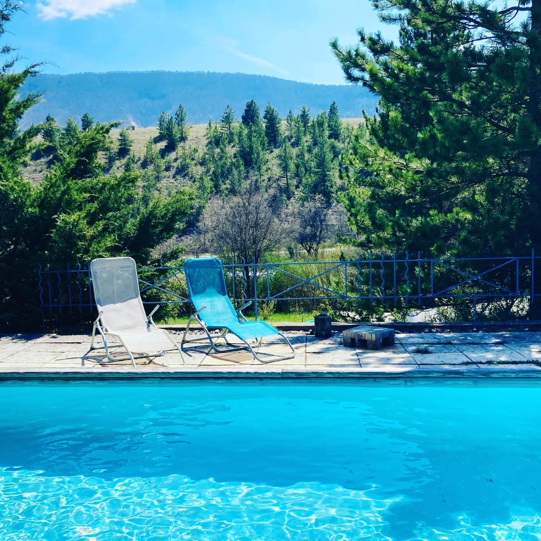 Le Moulin De La Viorne, Gite Avec Piscine Au Coeur De La Nature En Haute-Provence Les Omergues Exterior photo